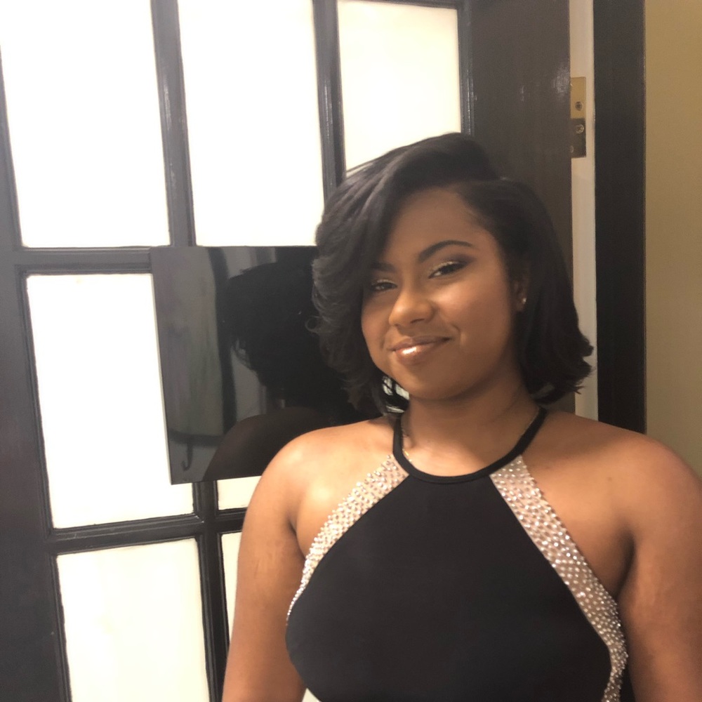 Meet your Posher, Joelle